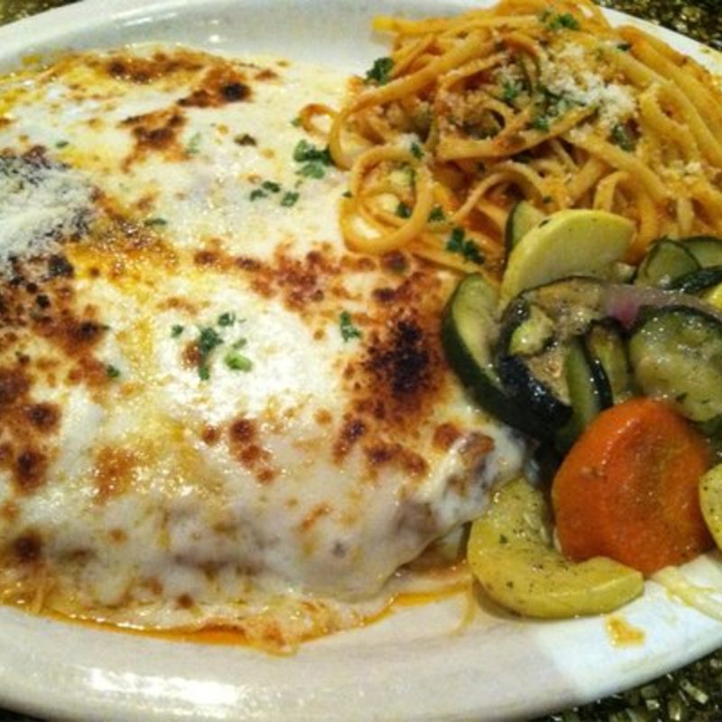Chicken parmigiana(JUNIOR'S RESTAURANT)