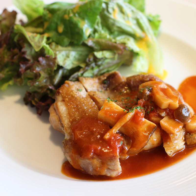チキンのグリル　マッシュルームソース(24/7 restaurant)