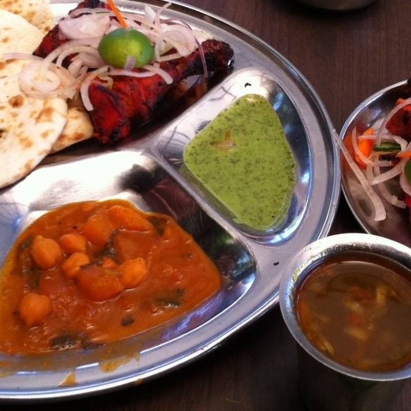 ナンとタンドリーチキン　(Sri Ananda Bahwan Restaurant)