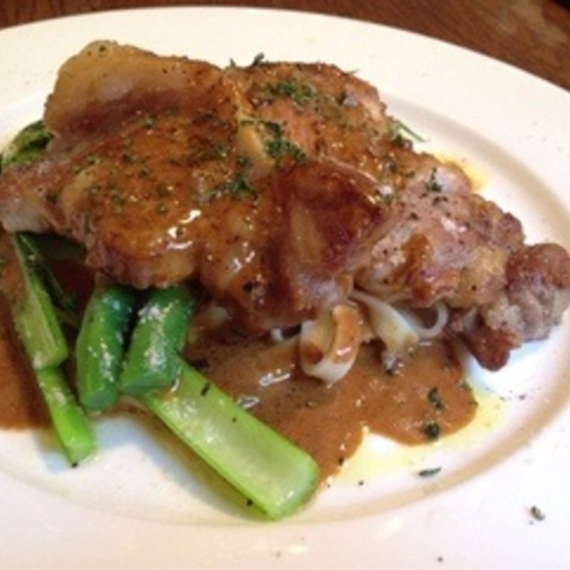 豚肩ロースのソテー　グリーンペッパーソース(abill （アビル）)