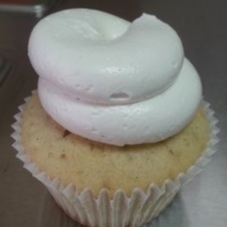 Vanilla cupcake(Let Them Eat Cupcakes)