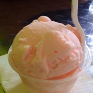 Rose ice cream(Wing Shave Ice & Ice Cream)
