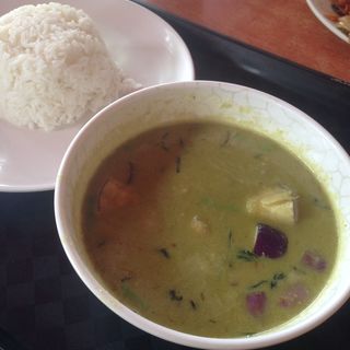 Green curry with chicken(Mr. Tomyam)