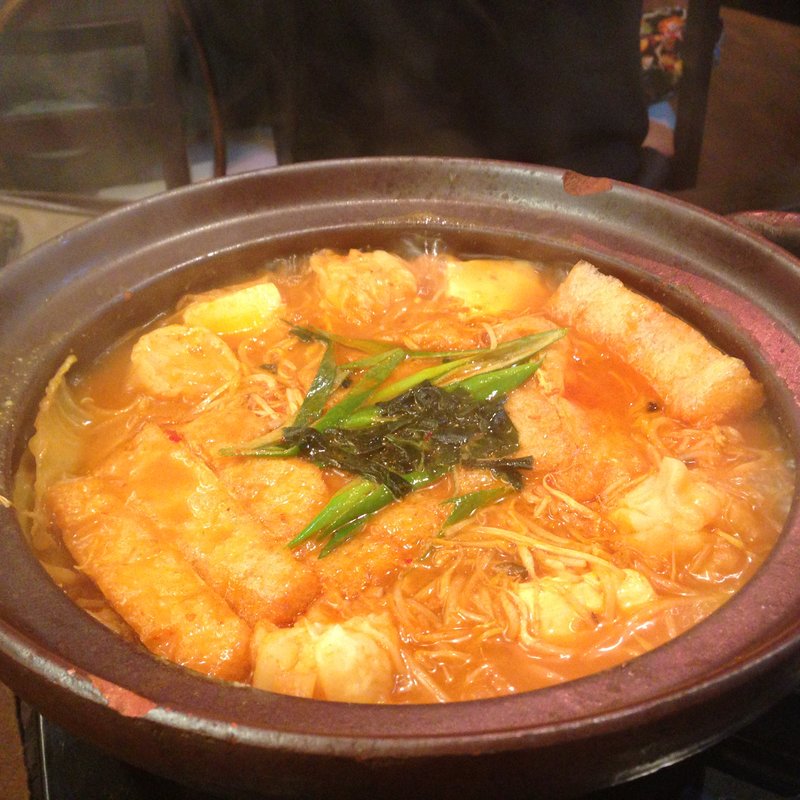 うま辛赤鍋(からからはなれ)