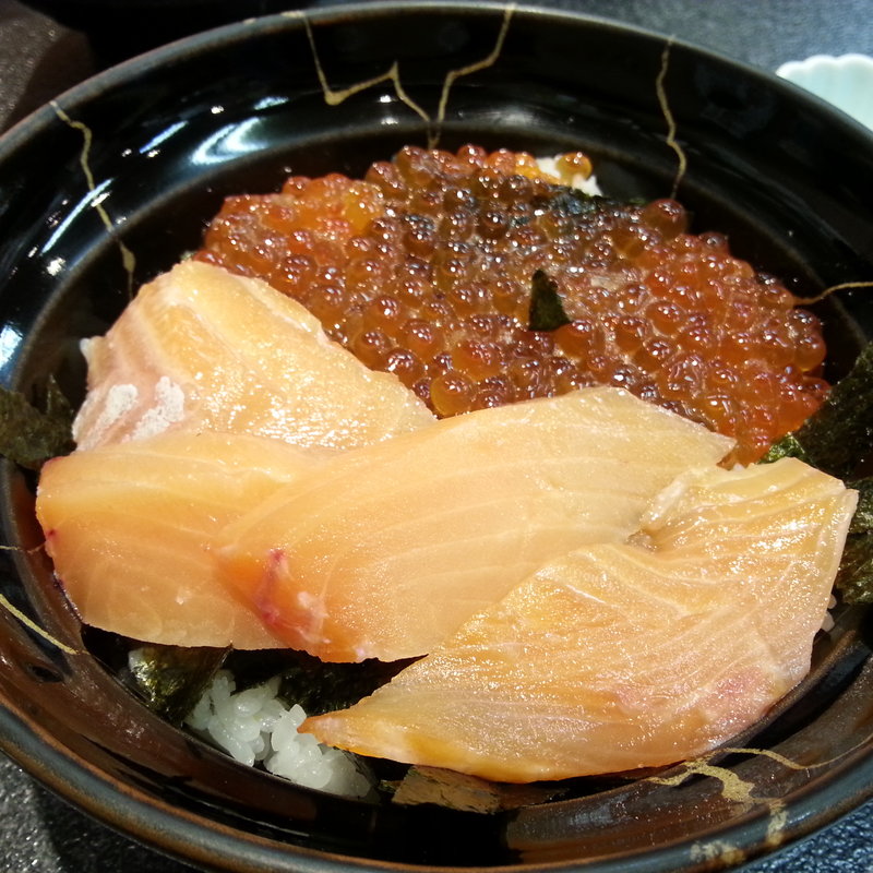 サーモンイクラ丼(日本海さかな街)