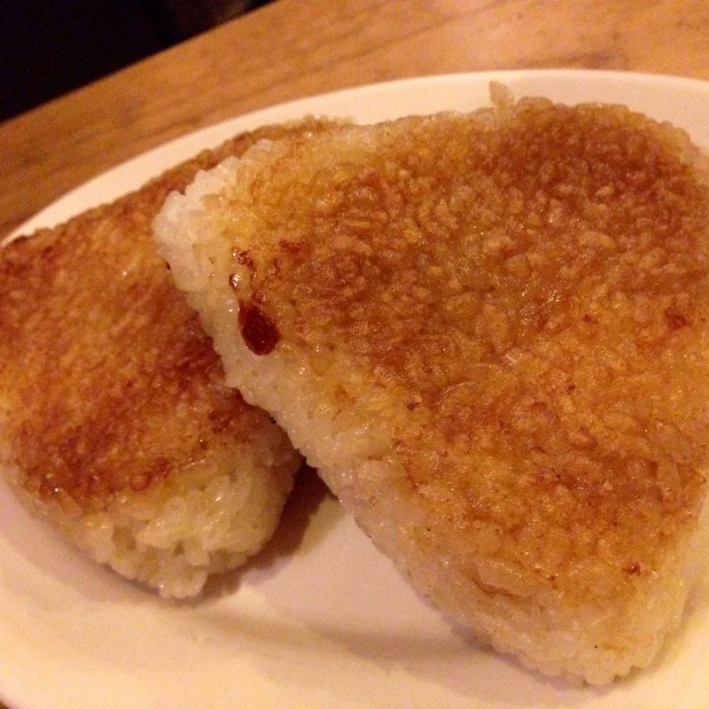 アンチョビチーズ焼きおにぎり(+ebi-ro （エビイロ）)