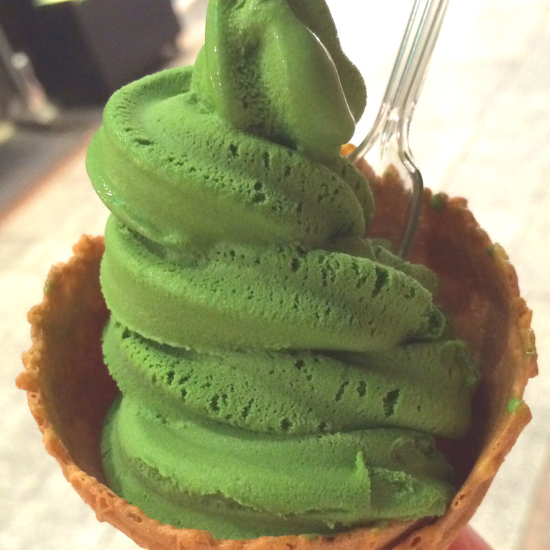 お濃茶ソフト(茶和々 錦市場 （サワワ）)