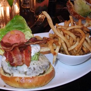 Avocado-Ranch burger(FIVE NAPKIN BURGER)