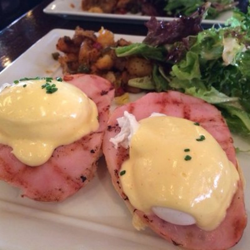 Ham and eggs ben(FIVE NAPKIN BURGER)