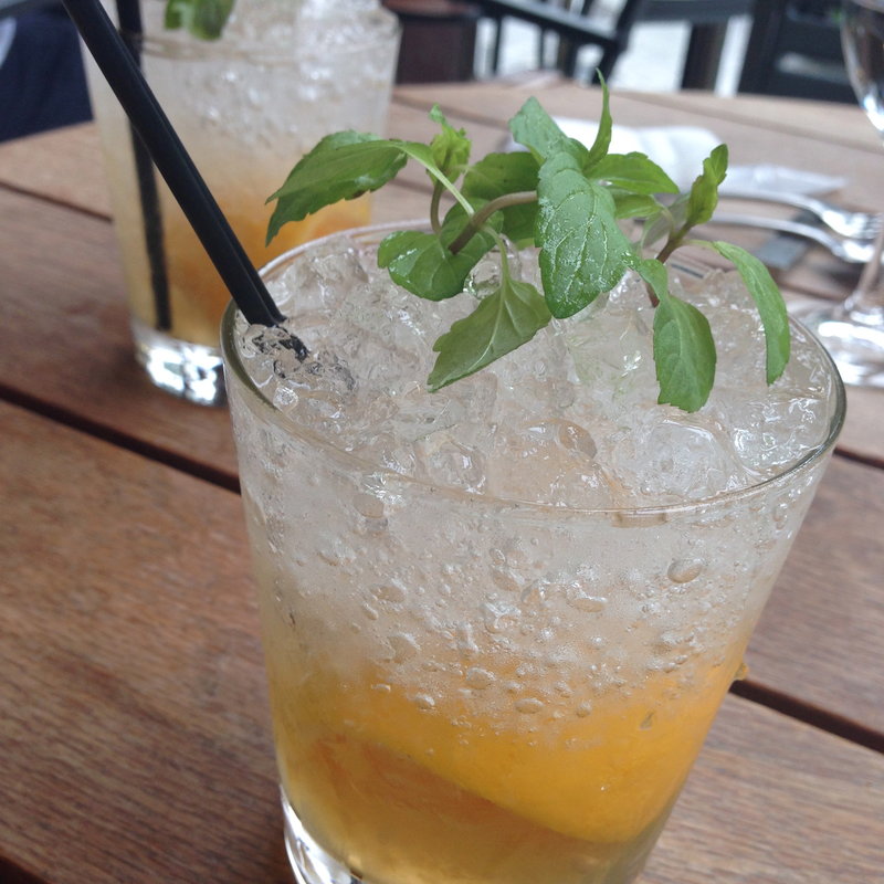 エルダーフラワー&オレンジのモヒート(カフェ ラ・ボエム 新宿御苑 （La Boheme）)