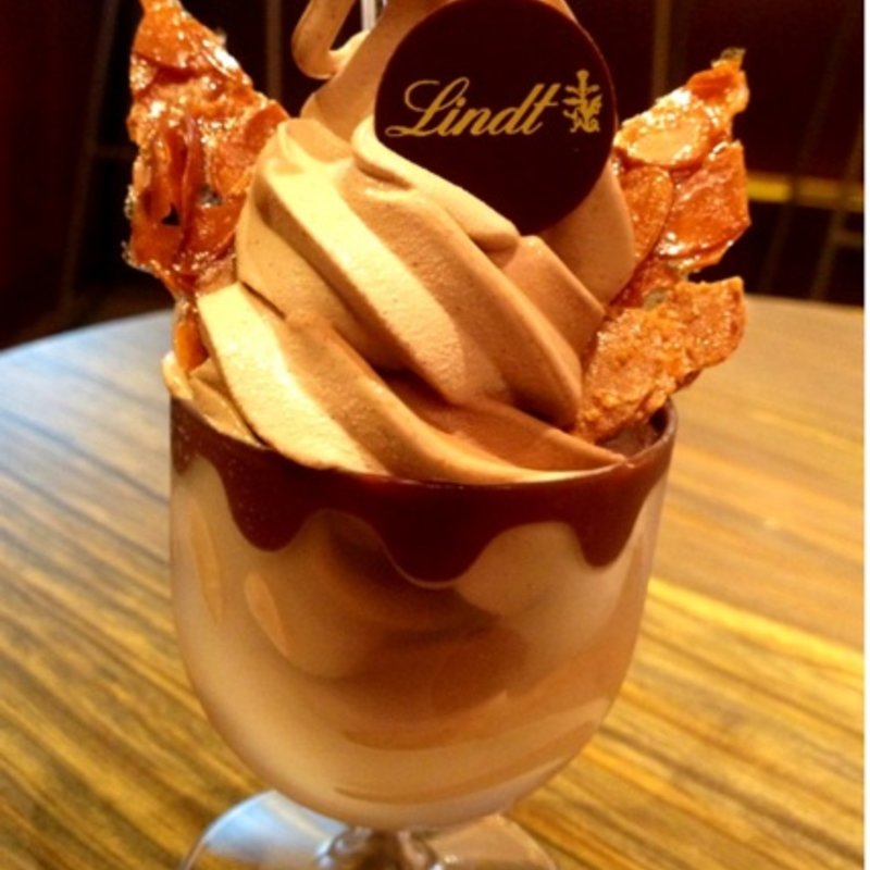 リンツ　ソフトクリームショコラ(リンツ ショコラ ブティック＆カフェ 吉祥寺店)