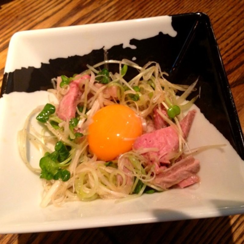 和牛たたきのユッケ風(てっぱRossa)