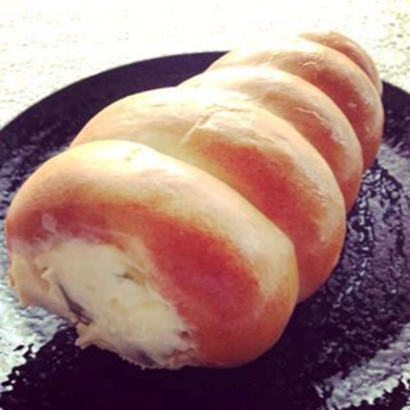 梅クリチベーグルコロネ(モミパンanq （モミパン アンク）)