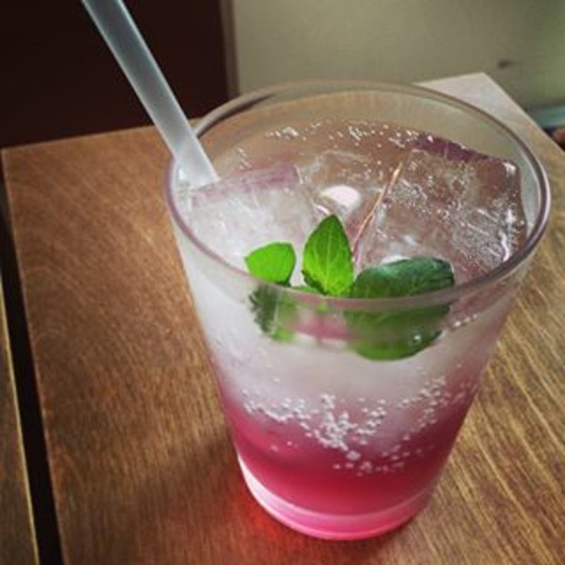 自家製果実シロップのソーダ(uneclef)