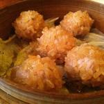 Chicken meatballs steamed with stick rice