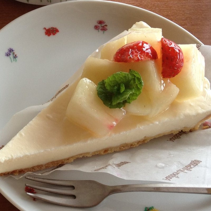 フルーツ生チーズケーキ（白桃）(アトリエ・ド・フロマージュ 南青山店)
