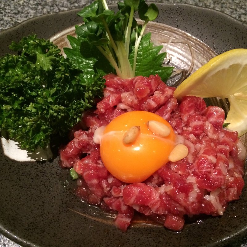 桜ユッケ(焼肉天国かずん)