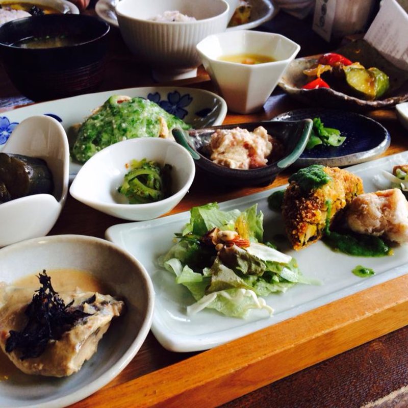 隣りのごはん(cafe たねの隣り)