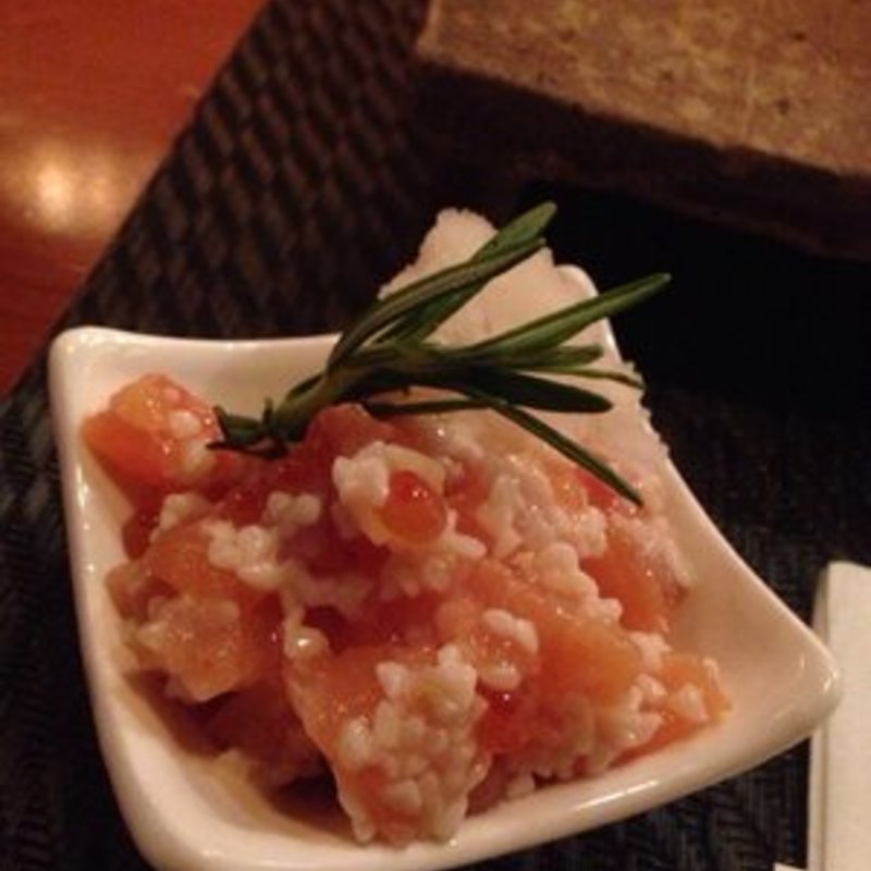 salmon tartare(Yakitori Totto)