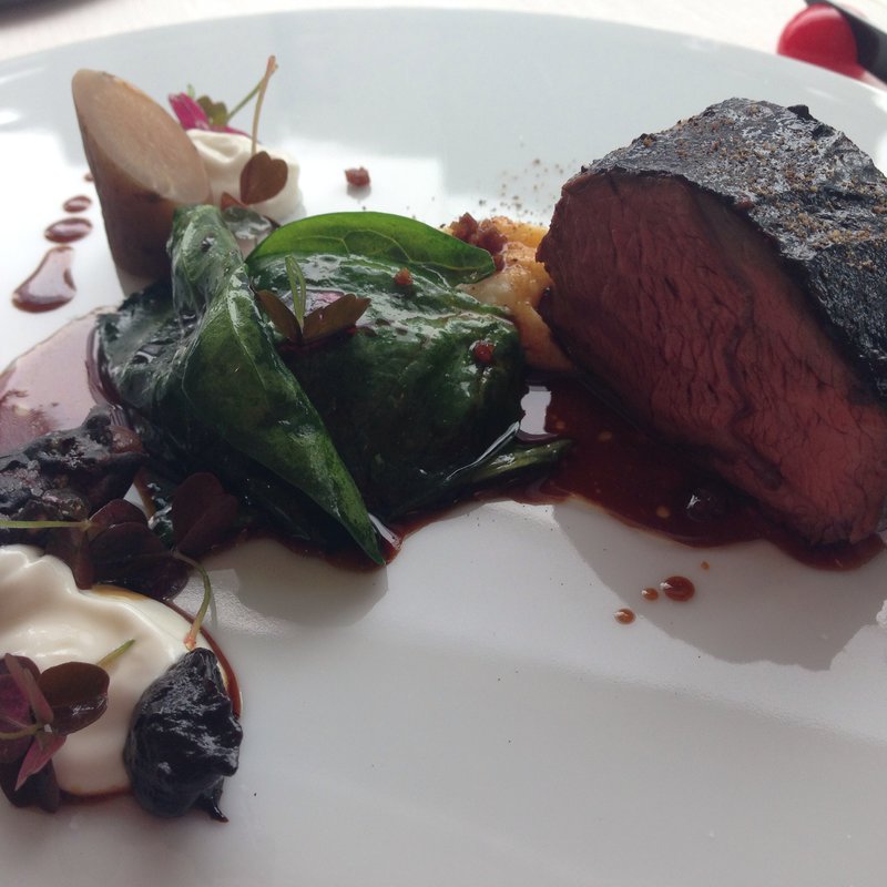 羊のロースト、黒ニンニクとヨーグルト添え(エスキス （ESqUISSE）)