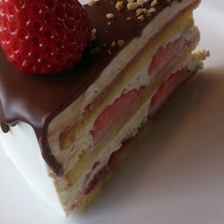 苺のショートケーキ　チョコレートがけ (イロドリ （irodori）)