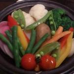 季節野菜のバーニャカウダ～タジン鍋仕立て～　