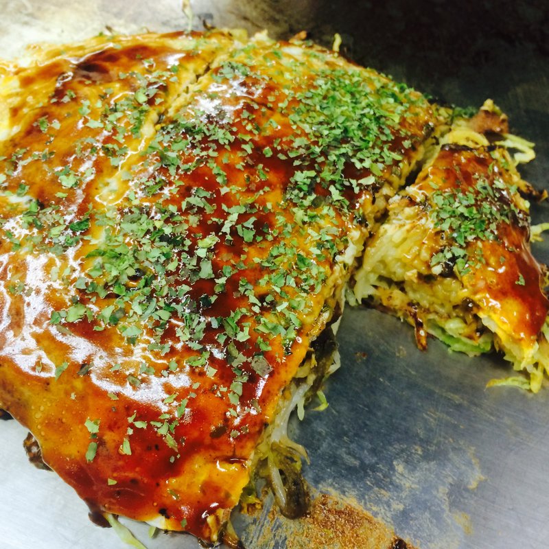 お好み焼き そば、イカ天入り(カープ 東京支店)