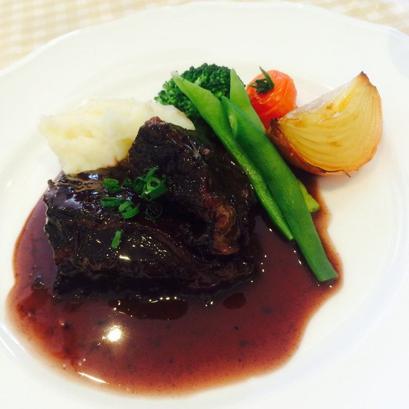 牛ほほ肉の赤ワイン煮(ビストロ ヴァンダンジュ)