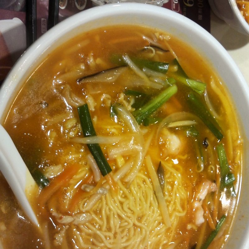 酸辣湯麺（ランチメニュー）