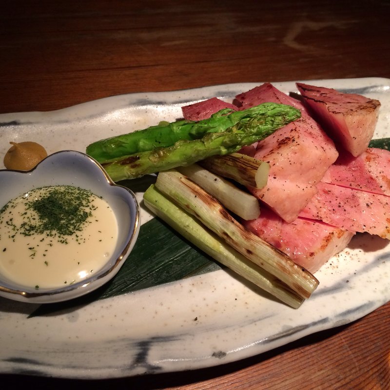 厚切りベーコンとアスパラ (山吹 （ヤマブキ）)