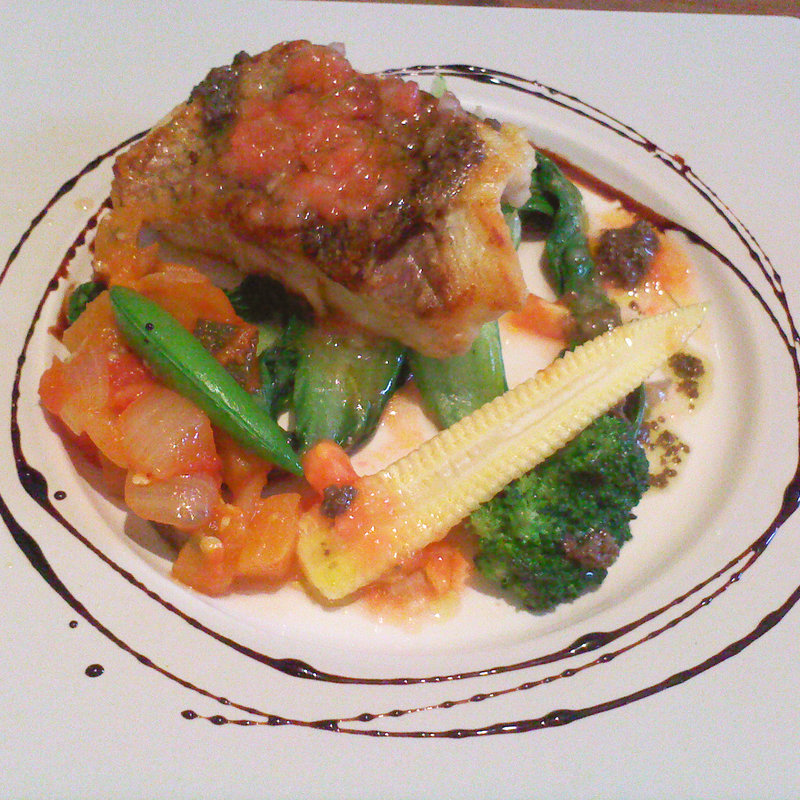 黒鯛のポワレ・トマトとすだちのヴィネグレットソース(フレンチ食堂 セルクル)