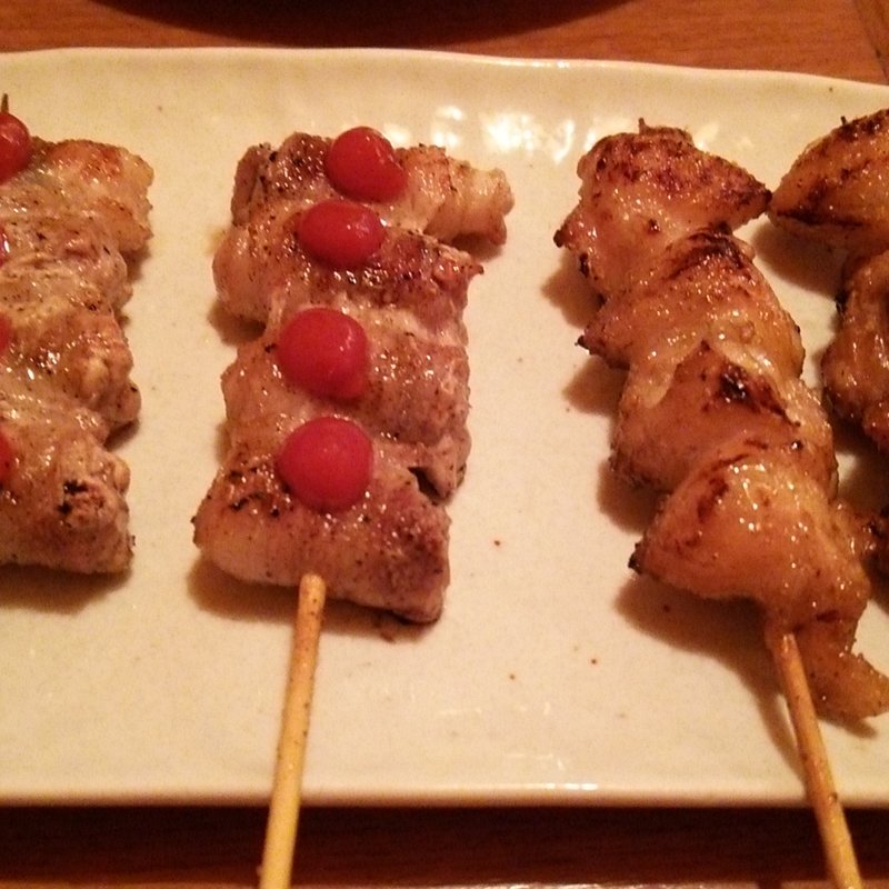 豚バラの梅シソ巻とぼんじりの塩焼き(やきとり山源)