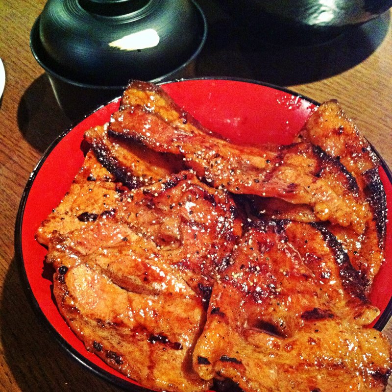炭火焼き豚丼（ミックス）(ぶたいち 東京人形町店)