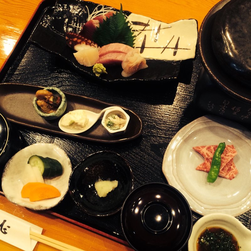 お刺身と焼肉のランチ(ちゅう心)