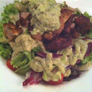 Chicken Avocado Salad(The Bee)