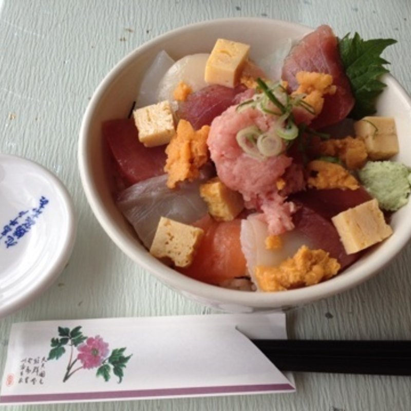 海鮮丼(江戸前すし 旭鮨総本店丸井ファミリー志木店)