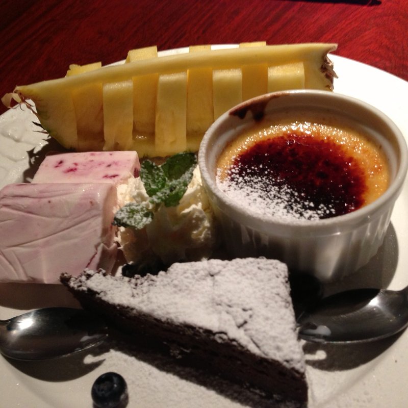 おまかせ甘味　3点盛り合わせ(Roof Top Garden Terrace BBQ 豊和 表参道 撮影)