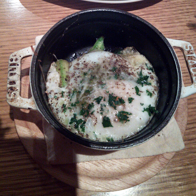 アスパラガスのココット焼き(キュイジーヌ MA)