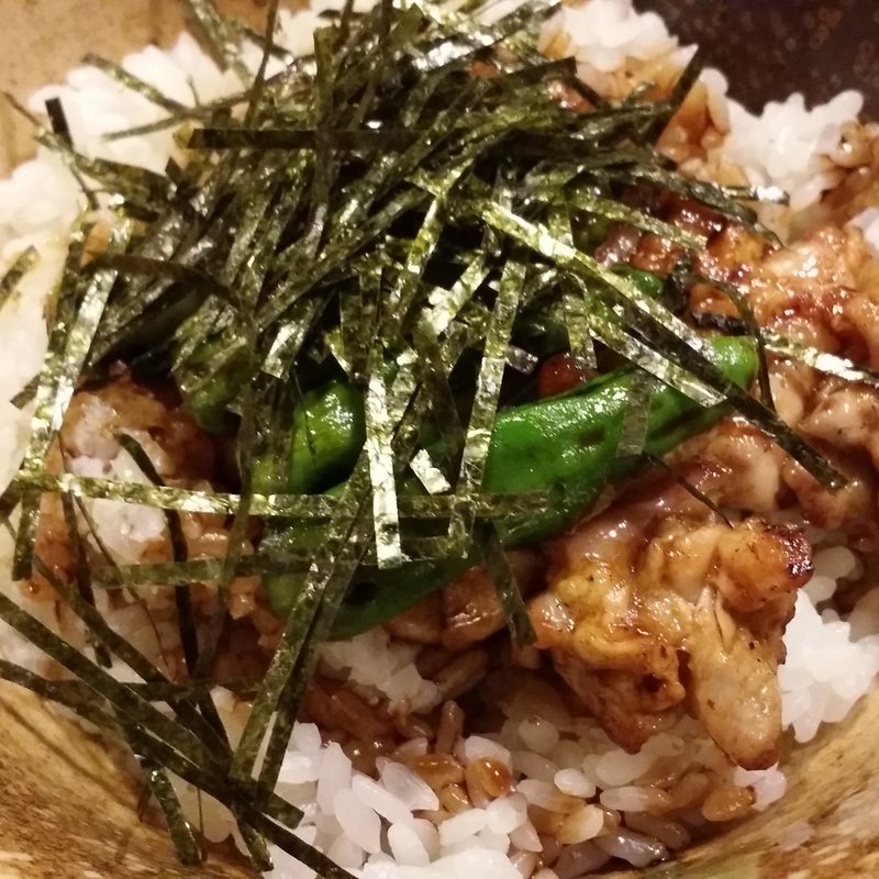 焼き鳥丼(くしたろう （KUSHITARO）)