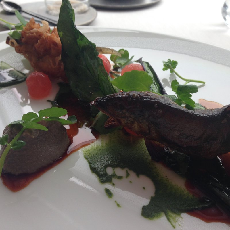 鮎の塩焼きとフリット 肝のペースト(エスキス （ESqUISSE）)