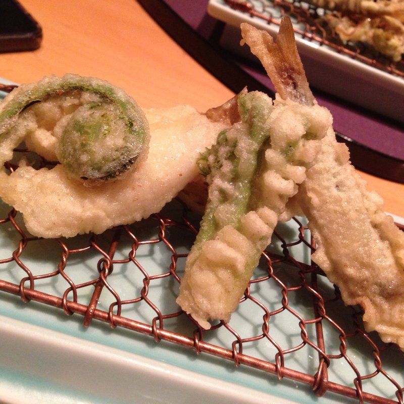 山菜の天ぷら(淡悦 （たんえつ）)