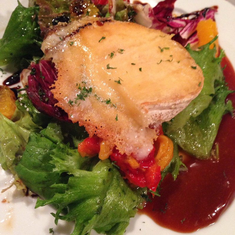  スペイン産ヤギのチーズのサラダ (アエスピリトロンパ （A ESPIRITROMPA）)