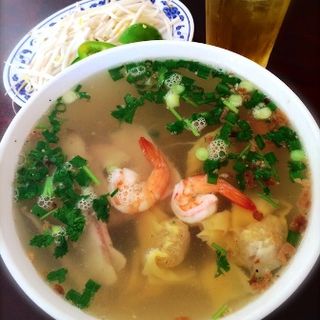 Egg Noodle with Wanton & Shrimp(Huong Vi)