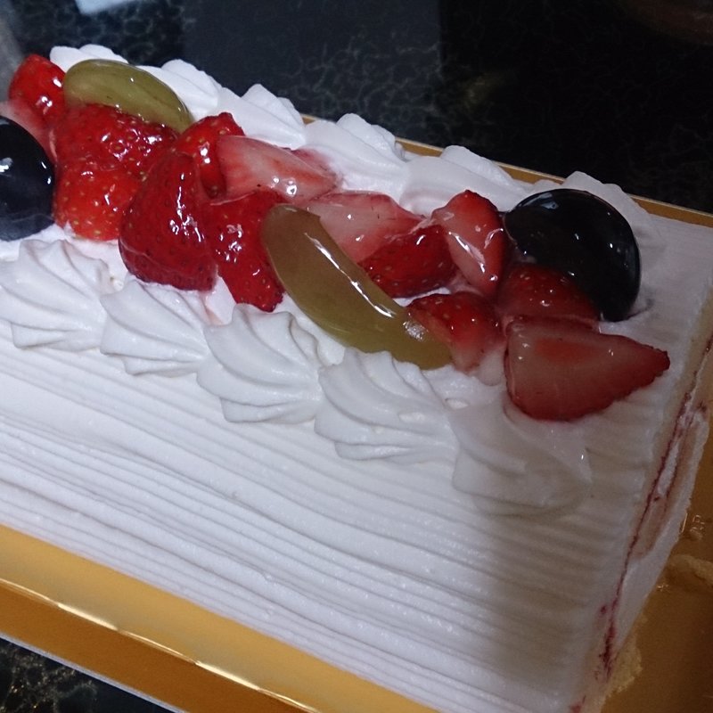 いちごのフルーツロールケーキ(しべーる＋カフェ （CYBELE）)