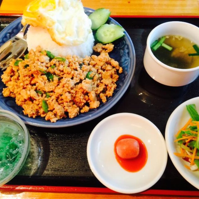 チキンガパオ(タイ・エラワン )