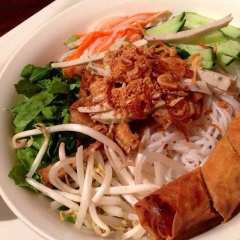 Spring Roll Noodle(Simple Joy Vegetarian Cuisine)