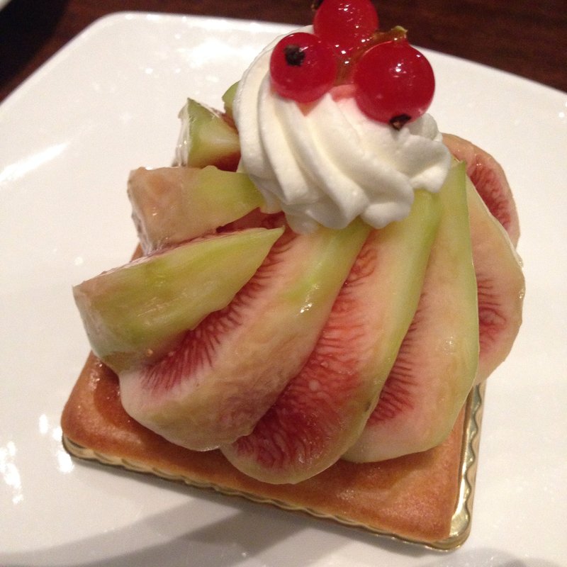 イチジクのケーキ(ラウンジ「エスタシオン カフェ」)
