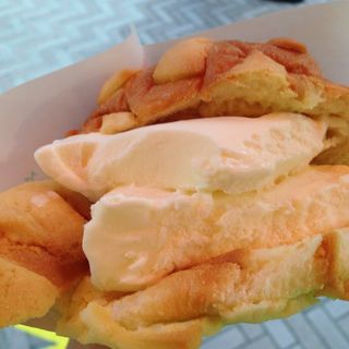 メロンパンアイス(世界で２番めにおいしいメロンパンアイス Tokyoシブヤ店 （セカイデニバンメニオイシイメロンパンアイス）)