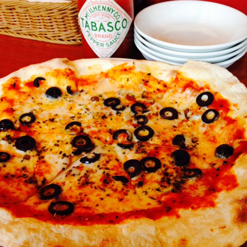 アンチョビとブラックオリーブのピッツァ(イタリアン＆ワインバー CONA 中野店 （コナ）)