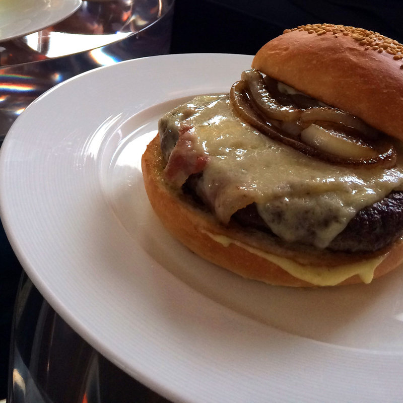 ハンバーガー(ラ ベデュータ （La Veduta）)